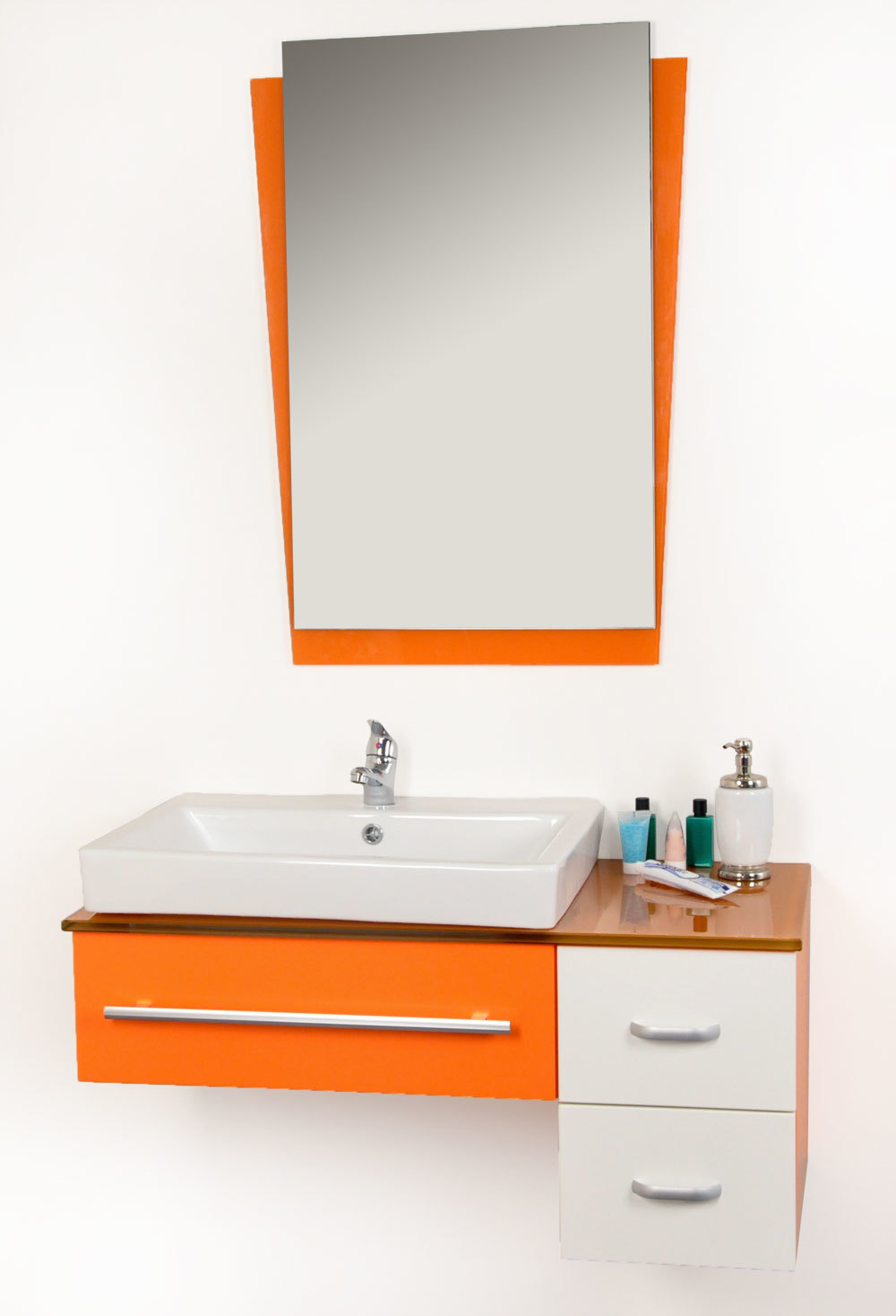 Meubles de salle de bains orange Pop : vasque, meuble sous vasque et miroir