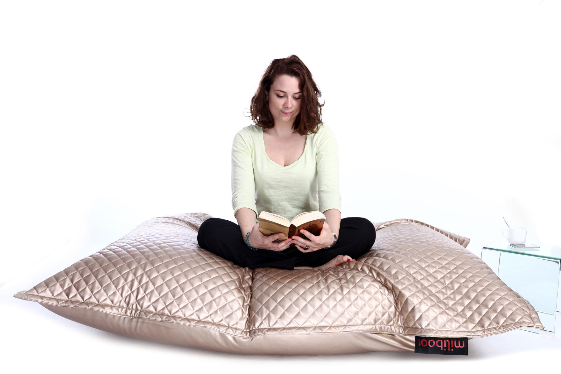 Pouf g&eacute;ant design matelass&eacute; or BIG MILIBAG TREND 