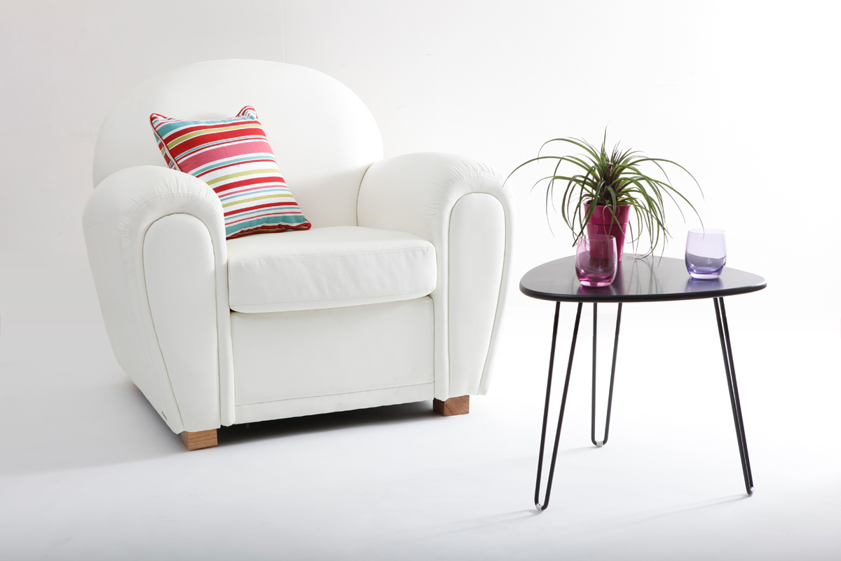 Table d'appoint design noire LAKEA