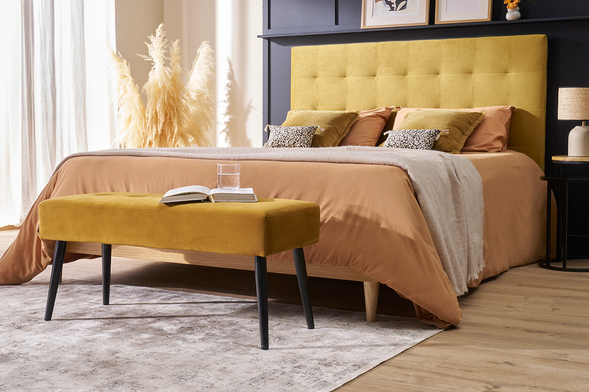 Banc design capitonn en tissu velours bronze et mtal noir L96 cm GUESTA
