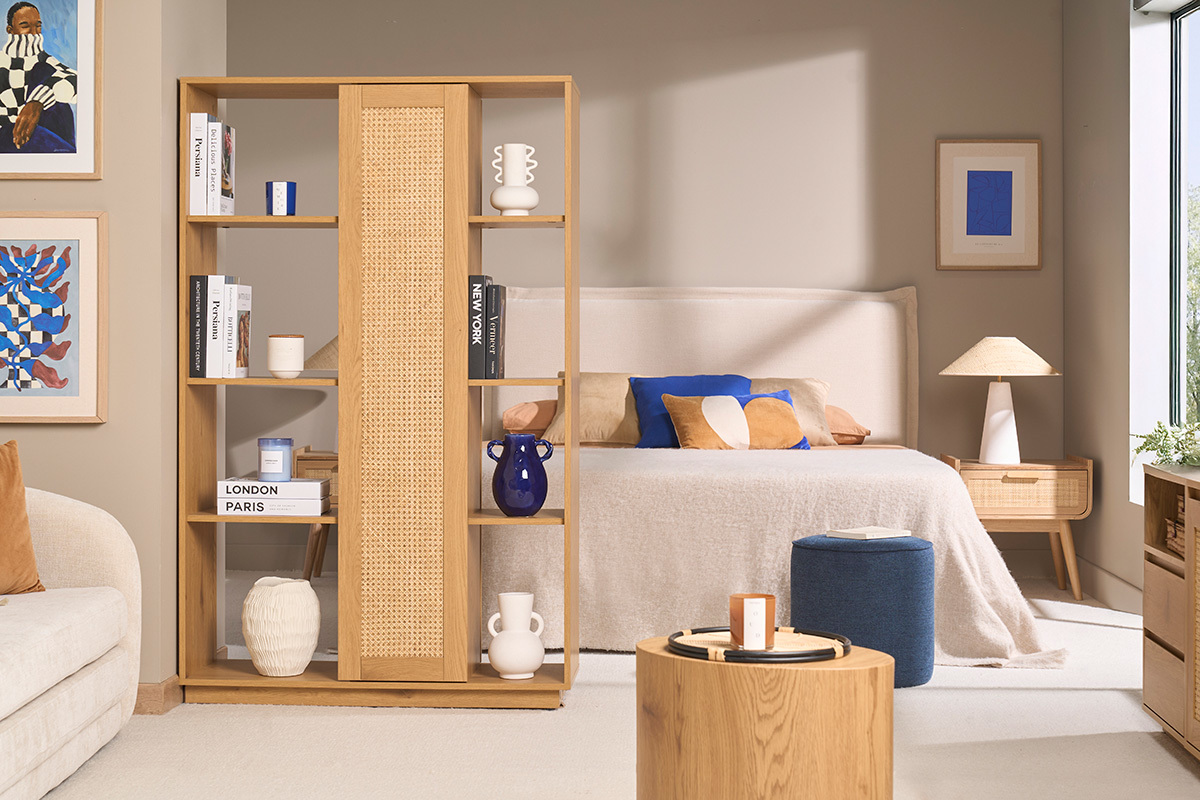 Biblioth�que s�paratrice avec rangements finition bois clair ch�ne et cannage rotin L100 cm ALICANTE