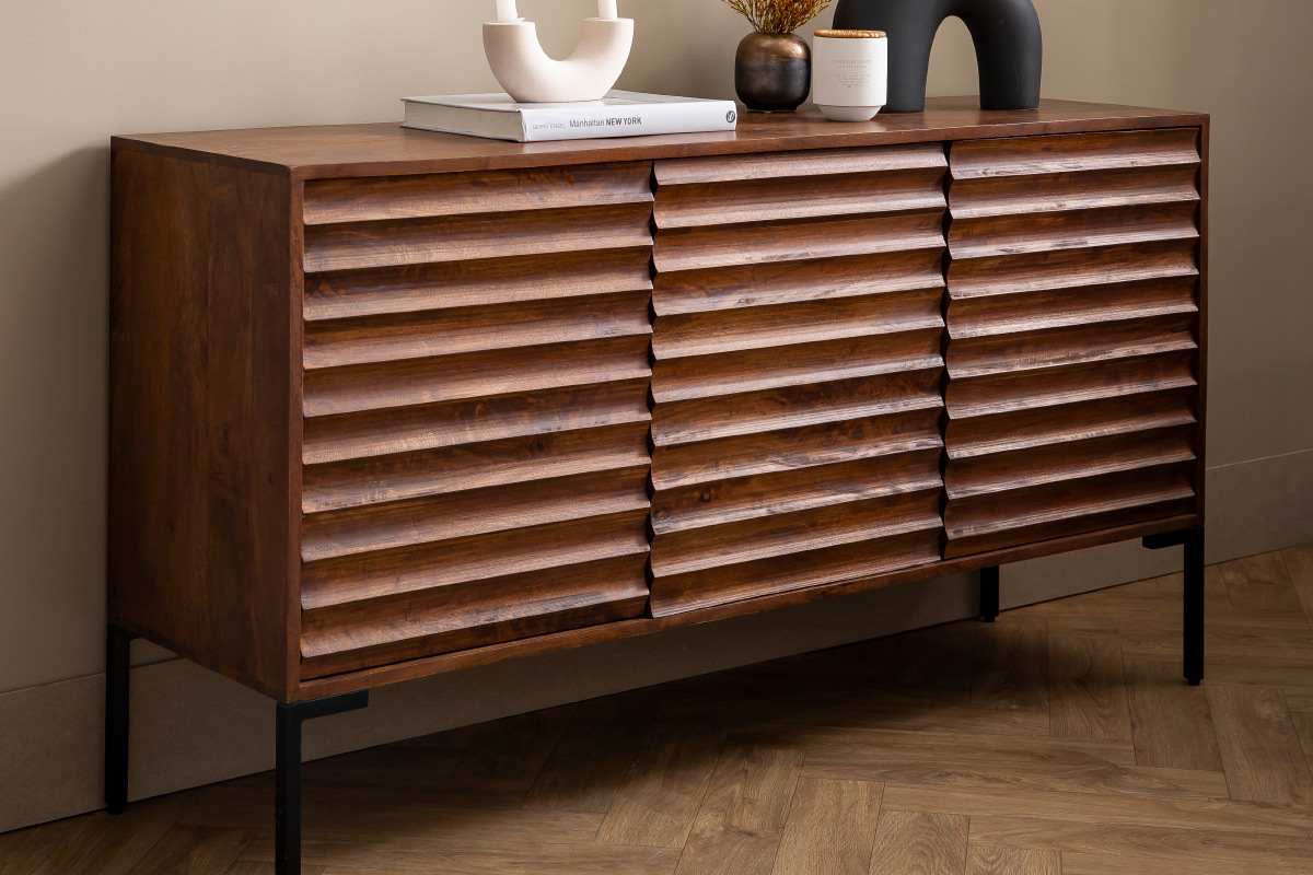 Buffet en bois fonc� manguier massif et m�tal noir 3 portes L140 cm ONDA