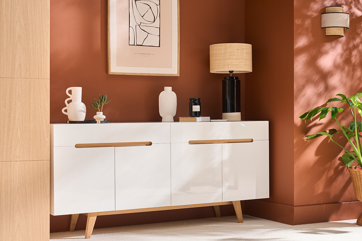 Buffet scandinave blanc brillant et finition bois clair 4 portes 2 tiroirs L180 cm MELKA