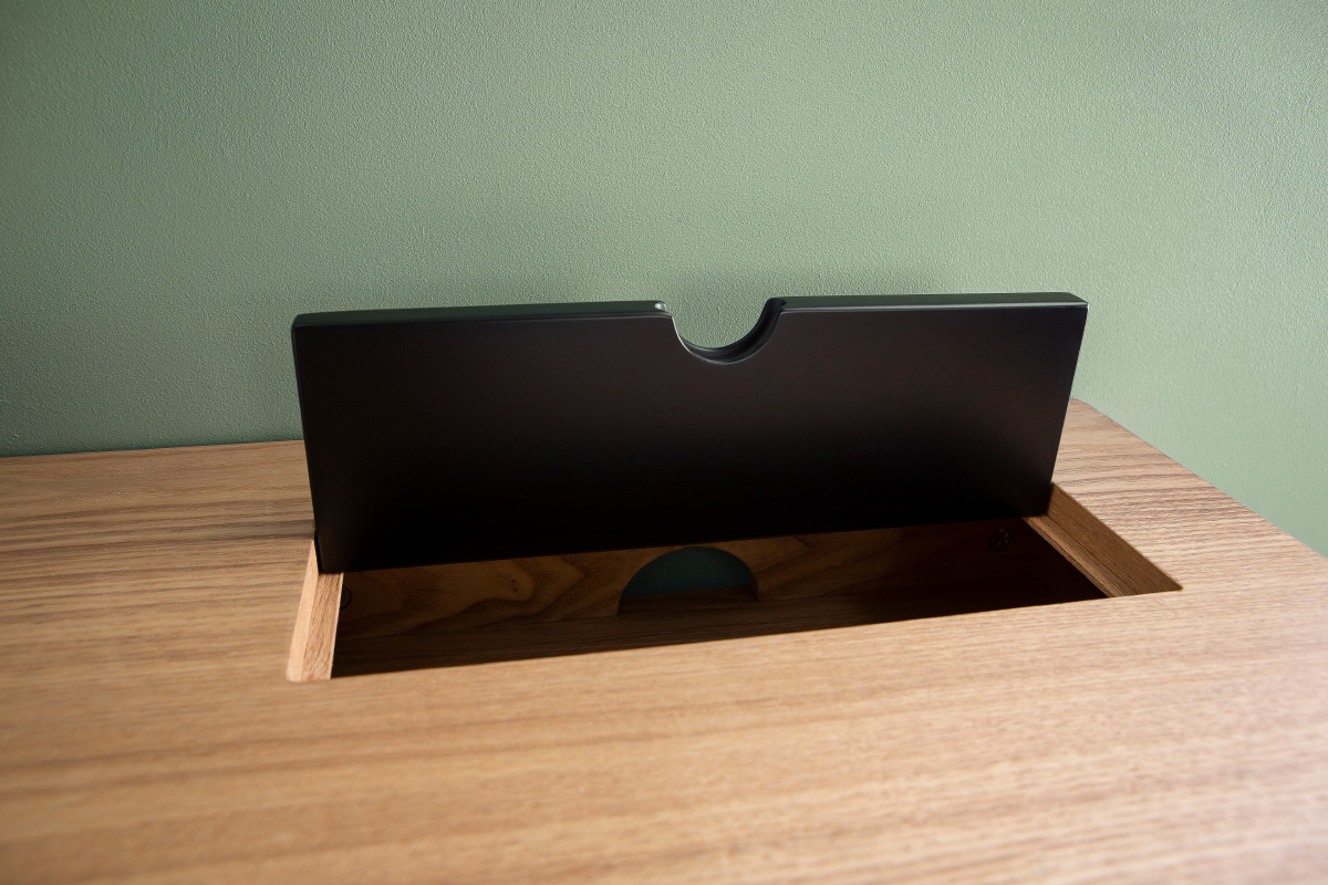 Bureau design avec rangements bois ch�ne et noir OFICI