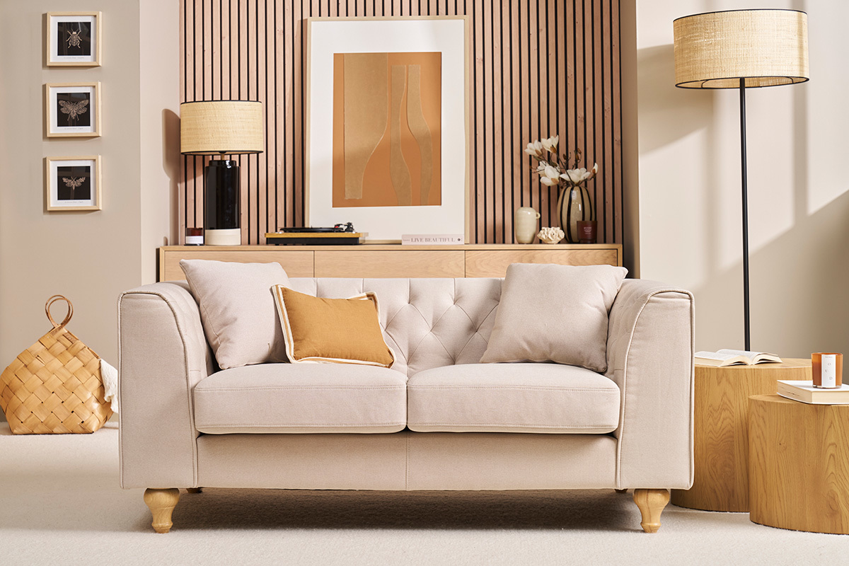 Canap 2 places capitonn en tissu beige et bois clair MONTAIGNE