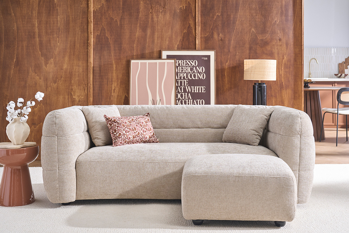 Canap� 3 places et repose pieds en tissu effet velours textur� beige JOYA