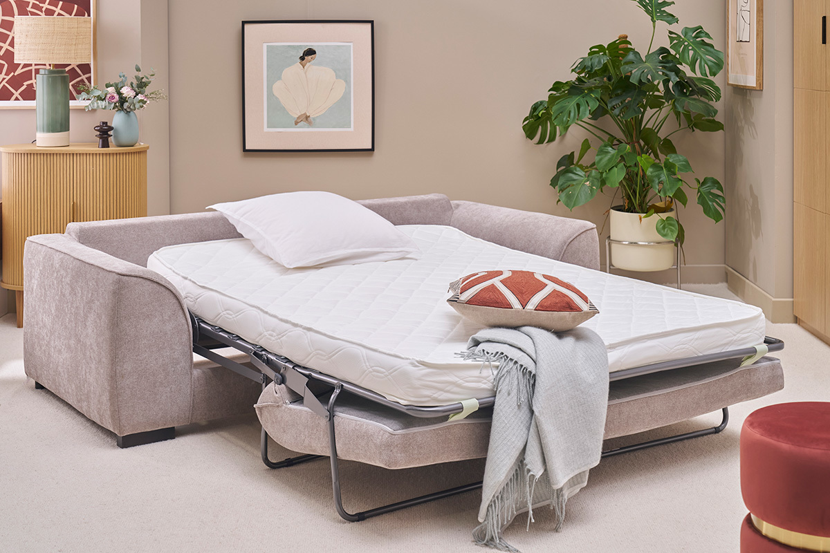 Canap� convertible 3 places en tissu effet velours taupe avec matelas 12 cm ARMAND