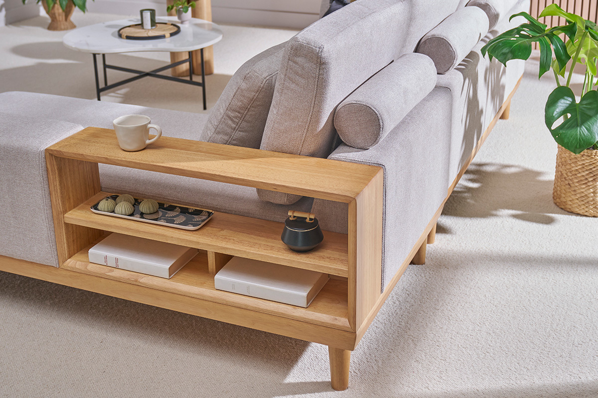 Canap d'angle droit 5 places avec rangements en tissu effet velours textur beige et bois clair KOMAO