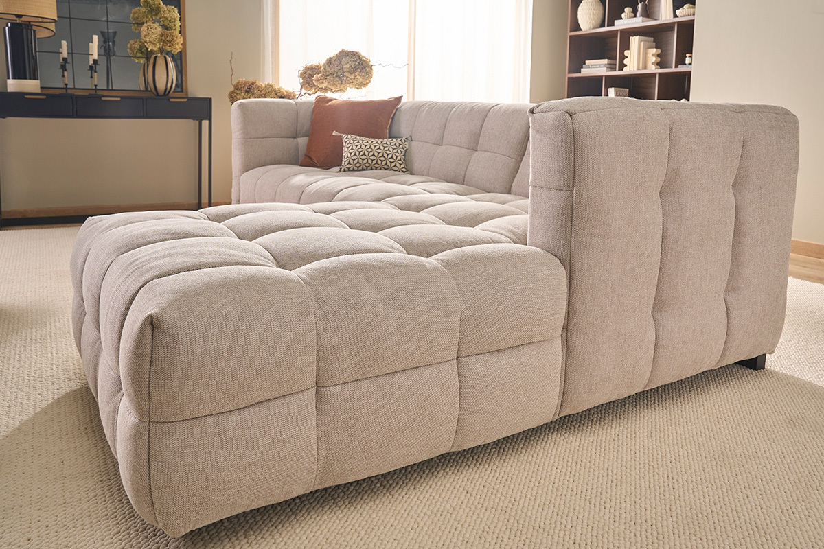 Canap� d'angle droit design 3 places en tissu effet velours textur� beige CORTO