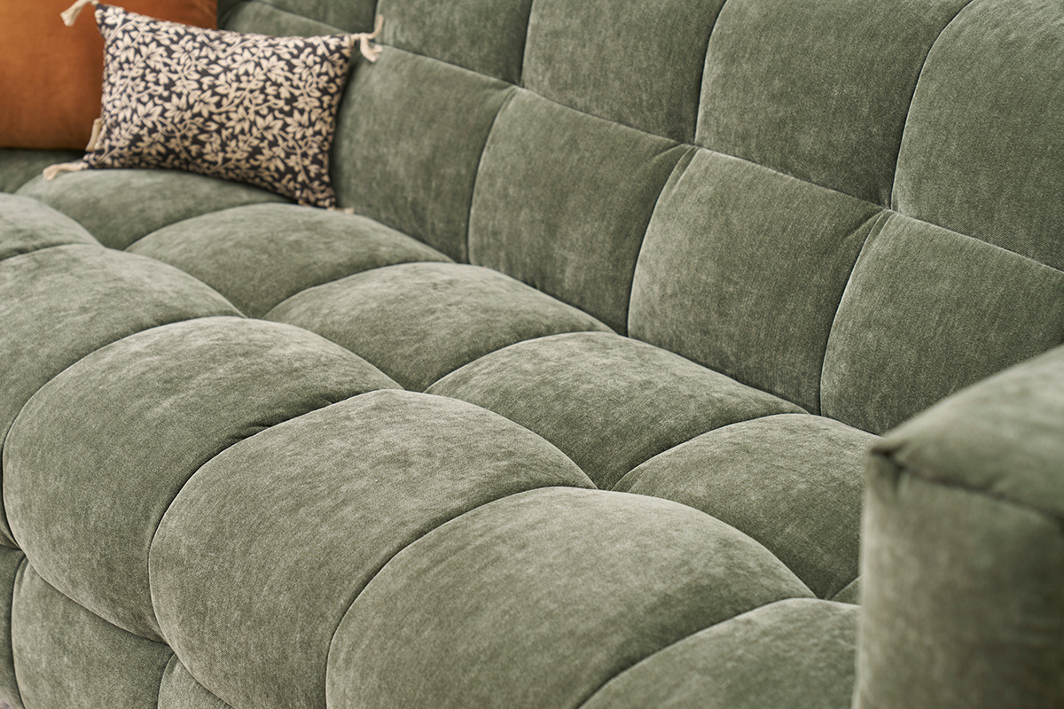 Canap d'angle gauche design 3 places en tissu effet velours vert kaki CORTO