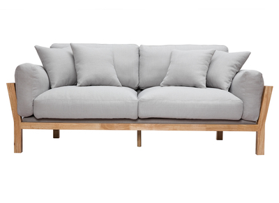 Canap&eacute; design 3 places d&eacute;houssable gris clair pieds bois KYO