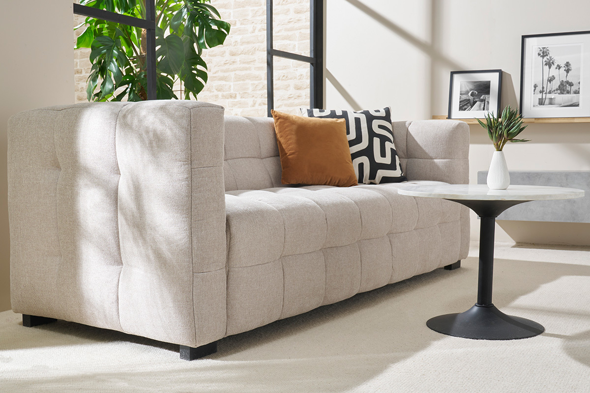 Canap design 3 places en tissu effet velours marron noisette CORTO