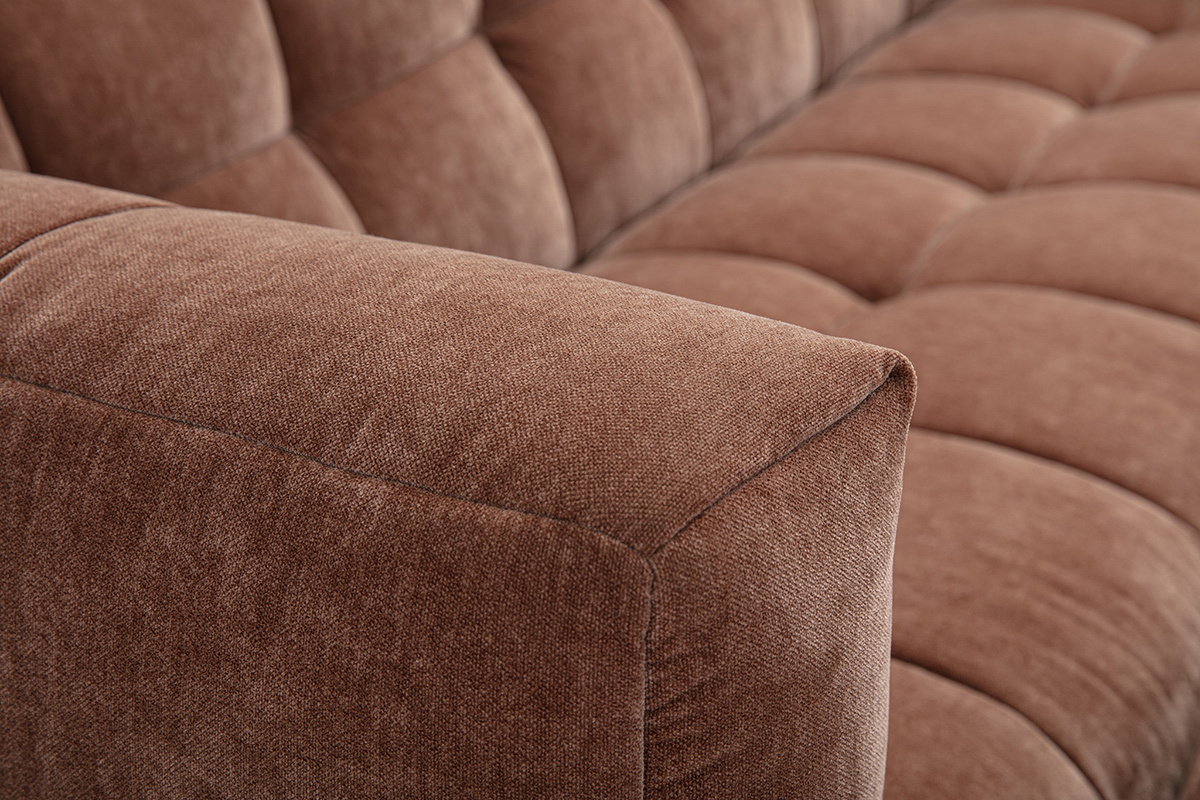 Canap design 3 places en tissu effet velours marron noisette CORTO