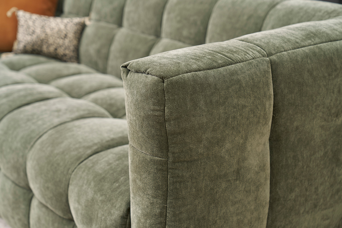 Canap design 3 places et repose-pieds en tissu effet velours vert kaki CORTO