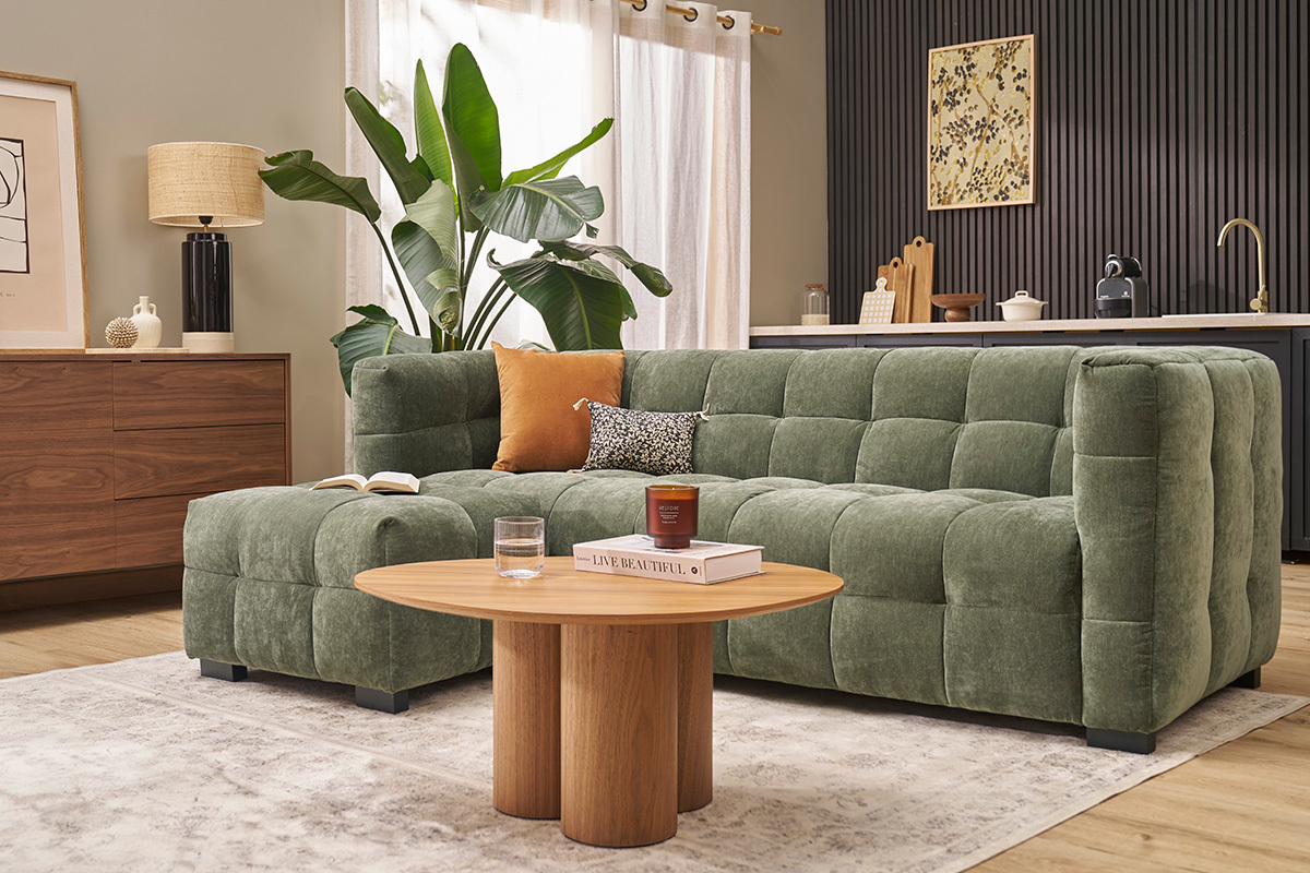Canap design 3 places et repose-pieds en tissu effet velours vert kaki CORTO