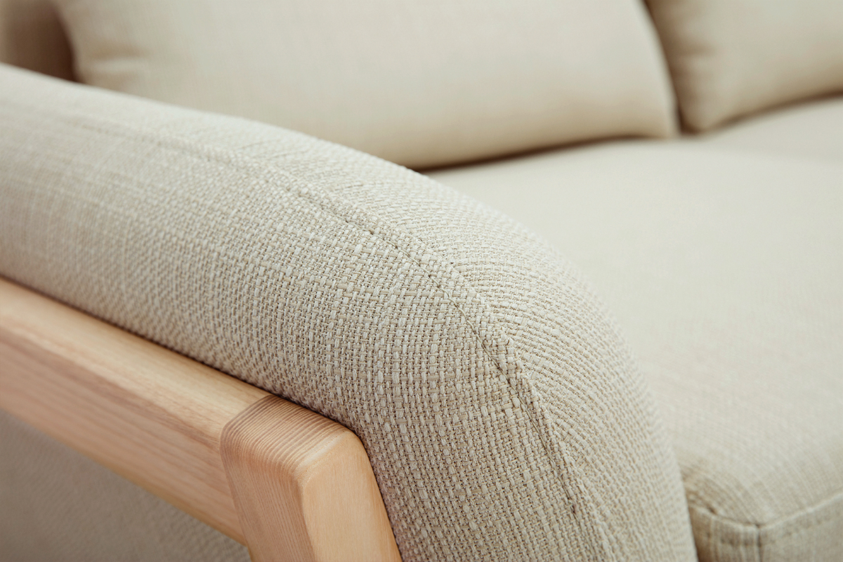 Canap scandinave 2 places en tissu beige et bois clair YOKO