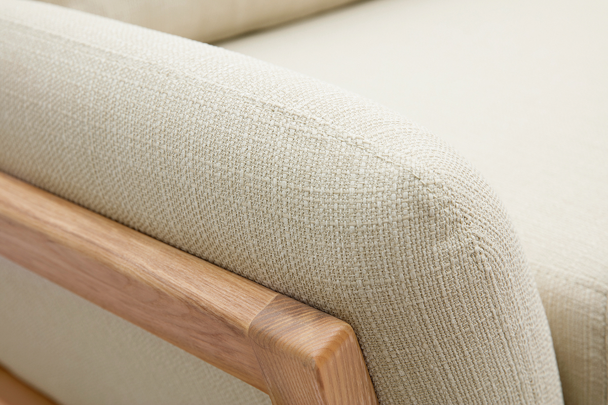 Canap scandinave 3 places en tissu beige et bois clair YOKO