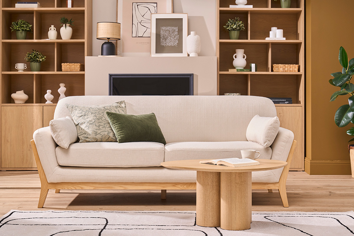 Canap scandinave 3 places en tissu beige et bois clair YOKO