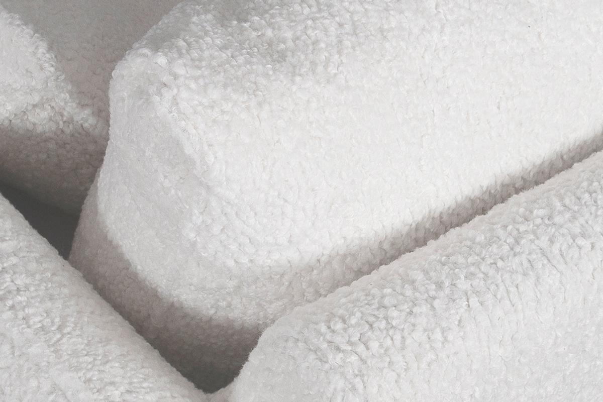 Canap scandinave 3 places en tissu effet peau de mouton blanc et bois clair CREEP