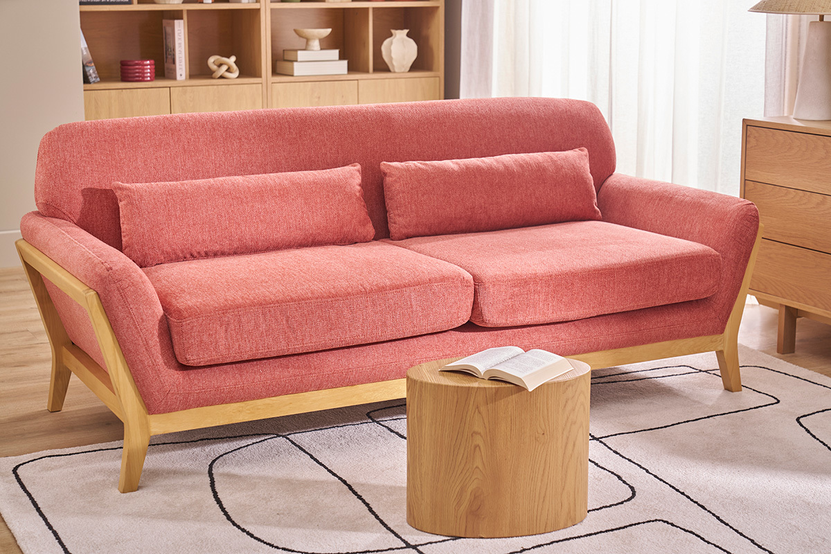 Canap� scandinave 3 places en tissu effet velours textur� terracotta et bois clair YOKO
