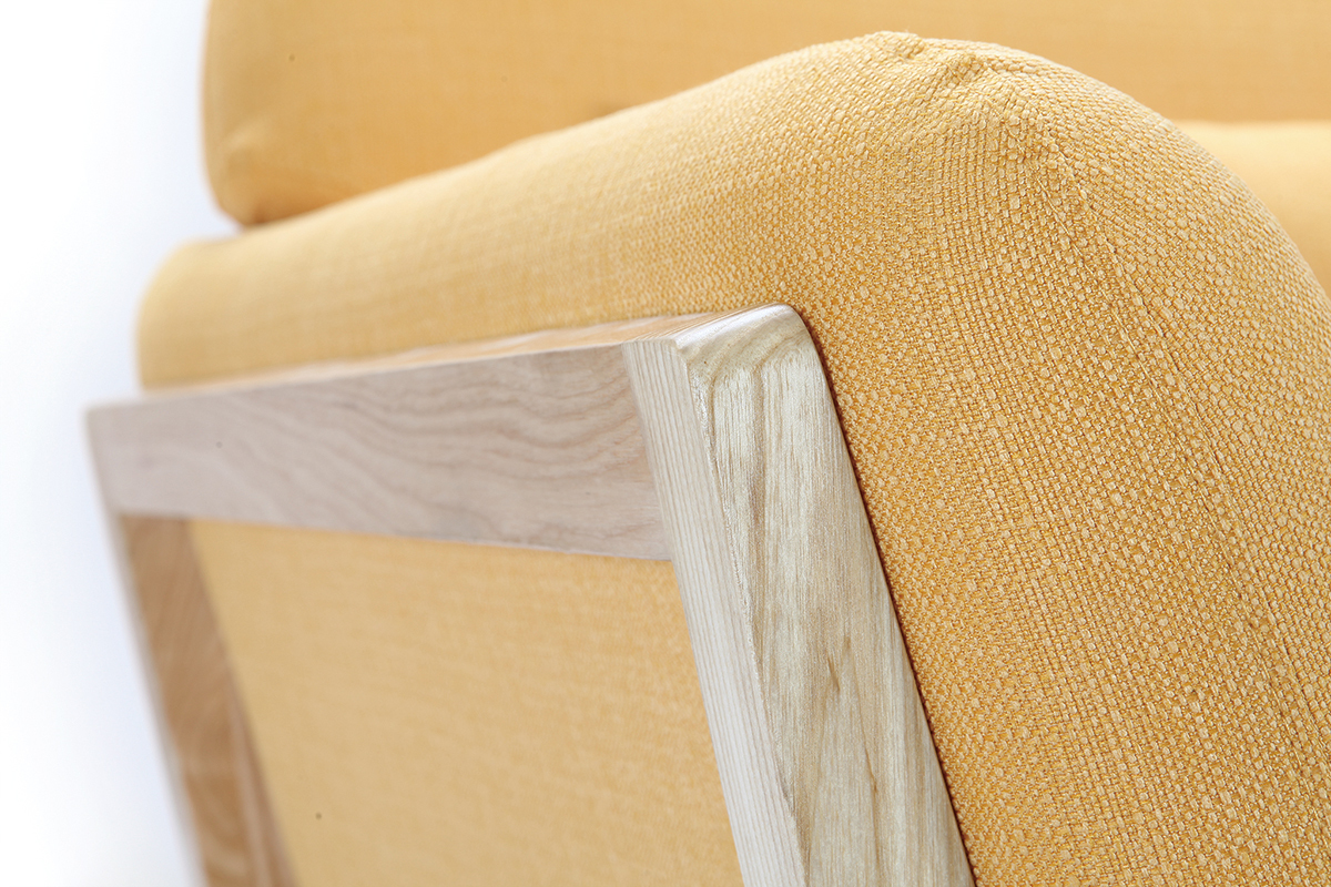 Canap� scandinave 3 places jaune pieds bois YOKO