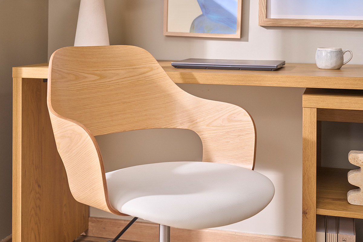 Chaise de bureau � roulettes design blanc, bois clair ch�ne et acier chrom� JANET