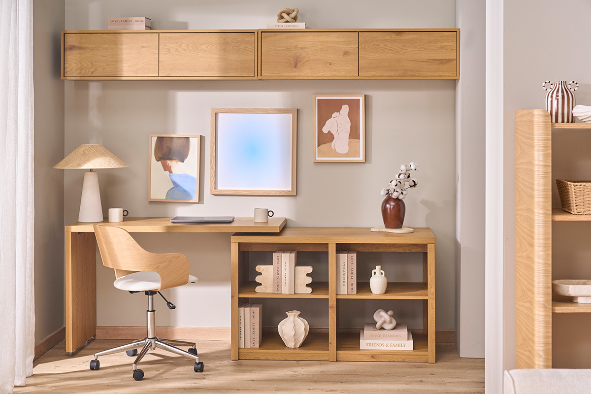 Chaise de bureau � roulettes design blanc, bois clair ch�ne et acier chrom� JANET