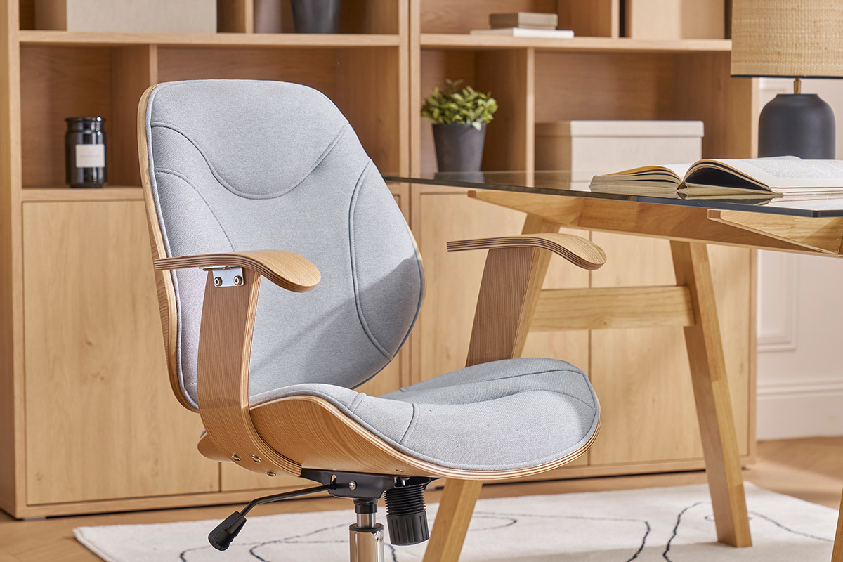 Chaise de bureau  roulettes design en tissu gris clair, bois clair et acier chrom YORKE