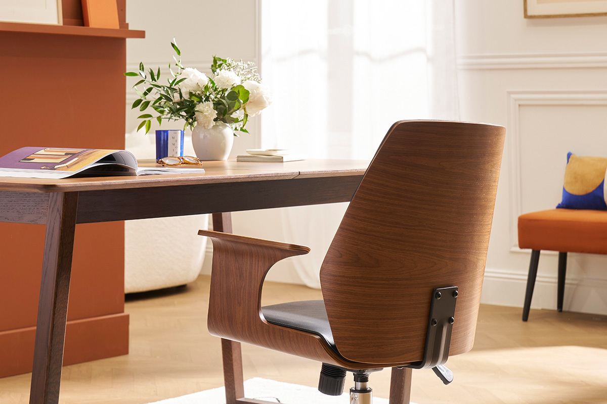 Chaise de bureau  roulettes design noir, bois fonc noyer et acier chrom RUFIN