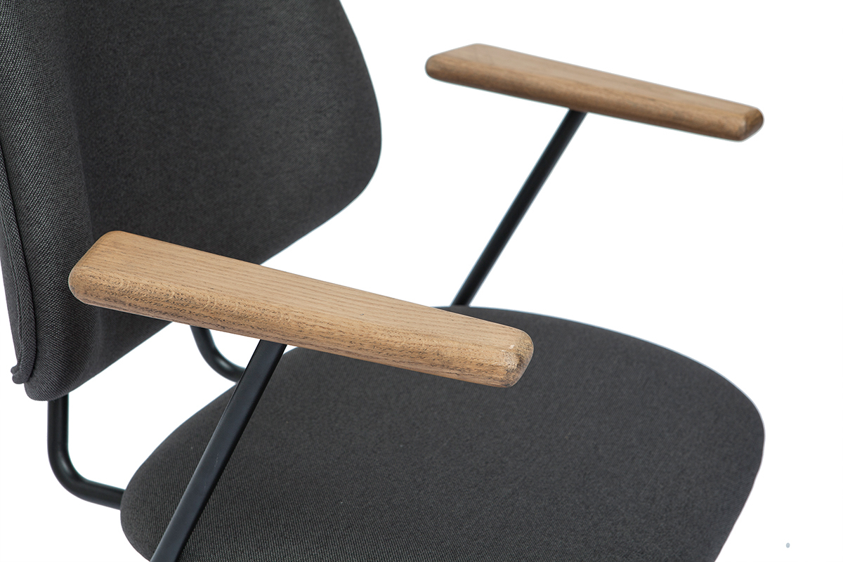 Chaise de bureau  roulettes en tissu gris anthracite, chne massif et mtal noir BARNET