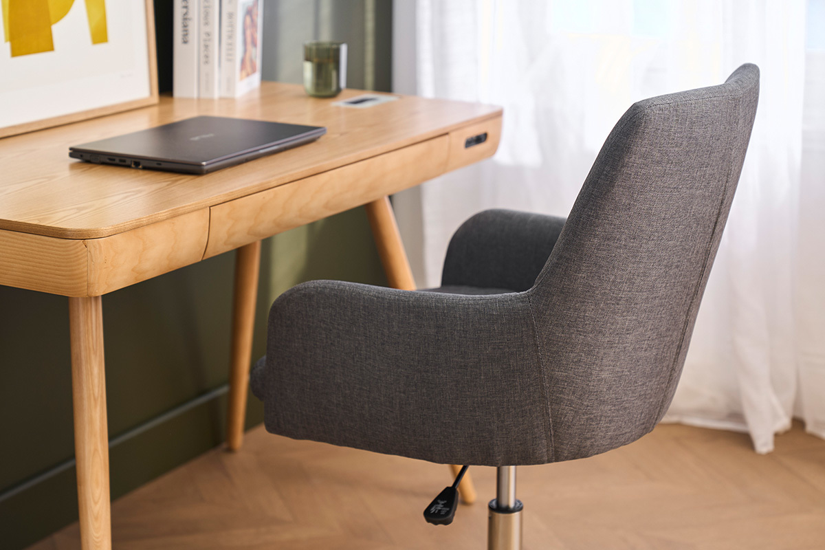 Chaise de bureau � roulettes en tissu gris anthracite et acier chrom� SHANA