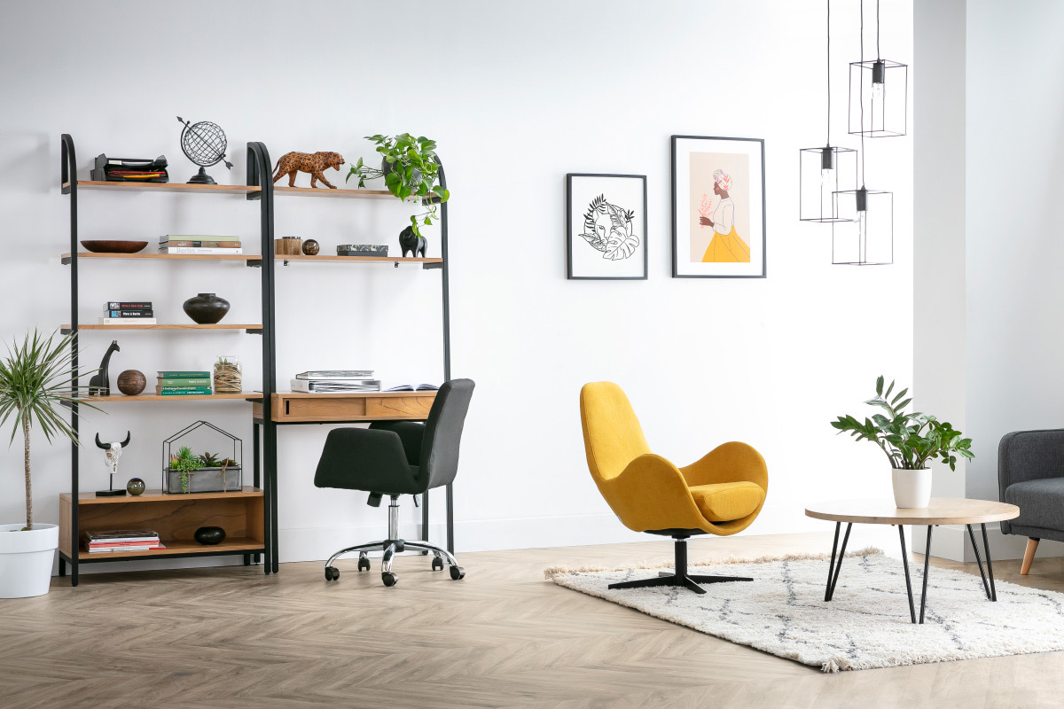 Chaise de bureau � roulettes en tissu noir et acier chrom� ARIEL