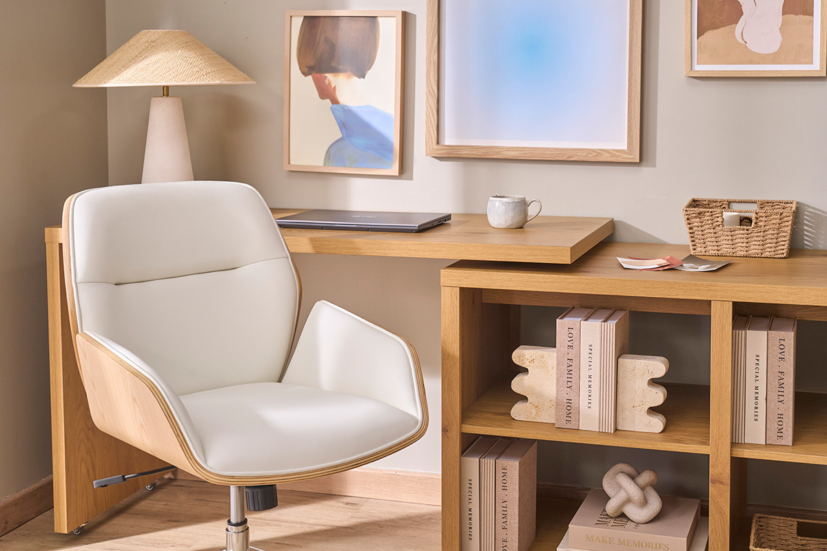Chaise de bureau design pivotante 360� blanche, bois clair et m�tal chrom� MARLOW