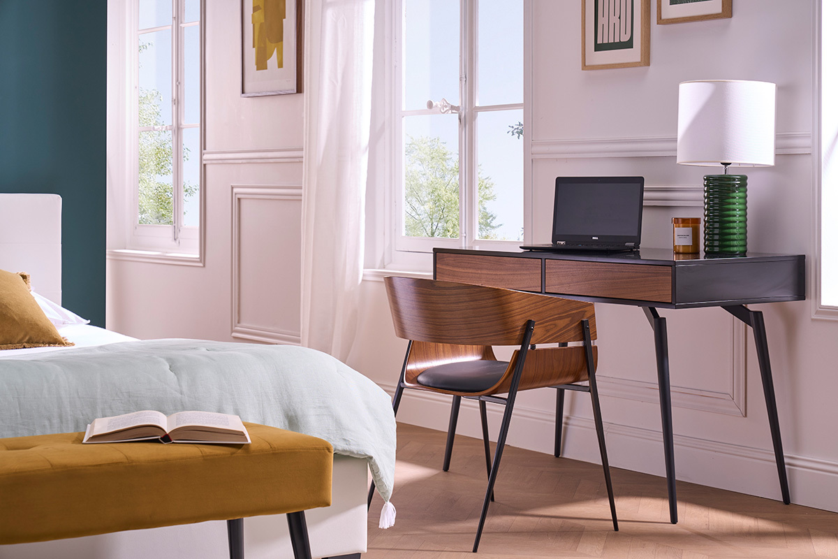 Chaise design bois fonc et mtal noir WESS