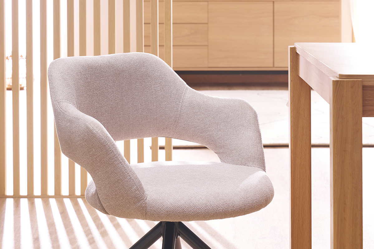 Chaise pivotante 360 en tissu effet velours textur beige et mtal noir JESSY