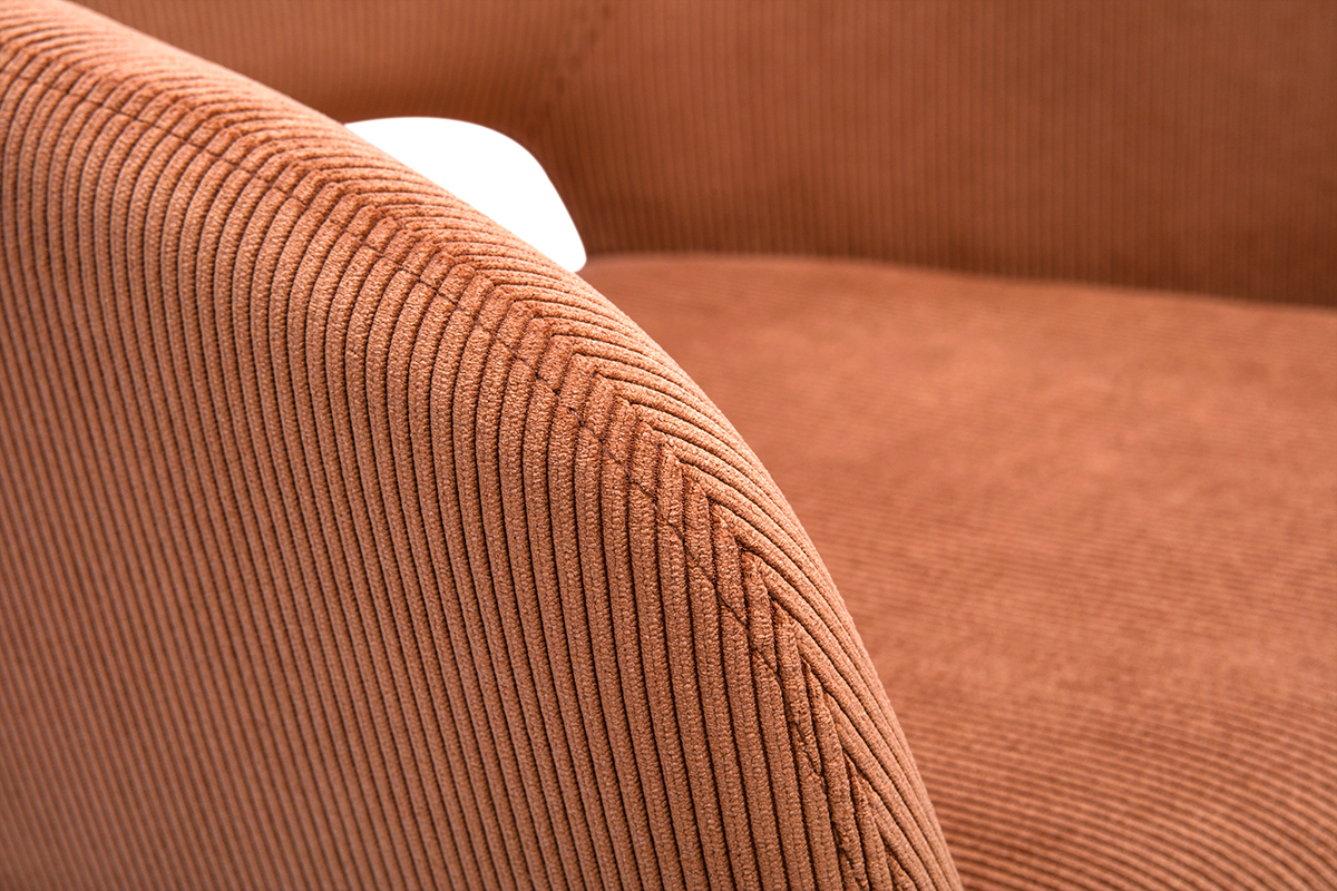 Chaise pivotante 360� en tissu velours c�tel� terre br�l�e et m�tal noir LAURETTE