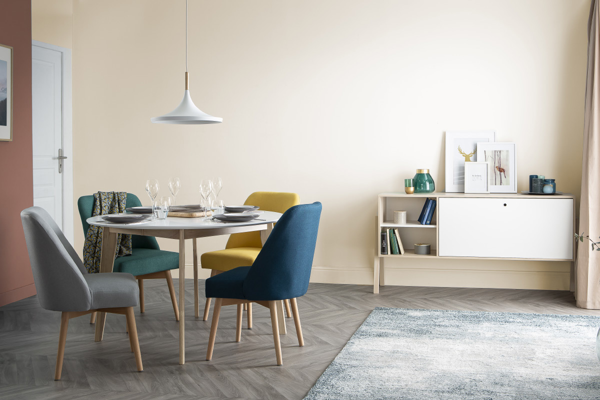 Chaise scandinave en tissu bleu turquoise et bois clair LIV
