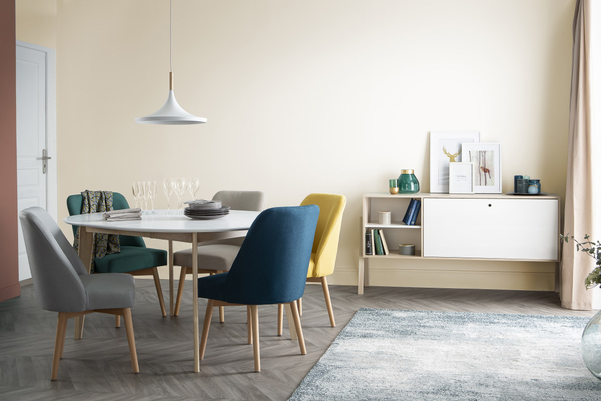 Chaise scandinave en tissu naturel et bois clair LIV