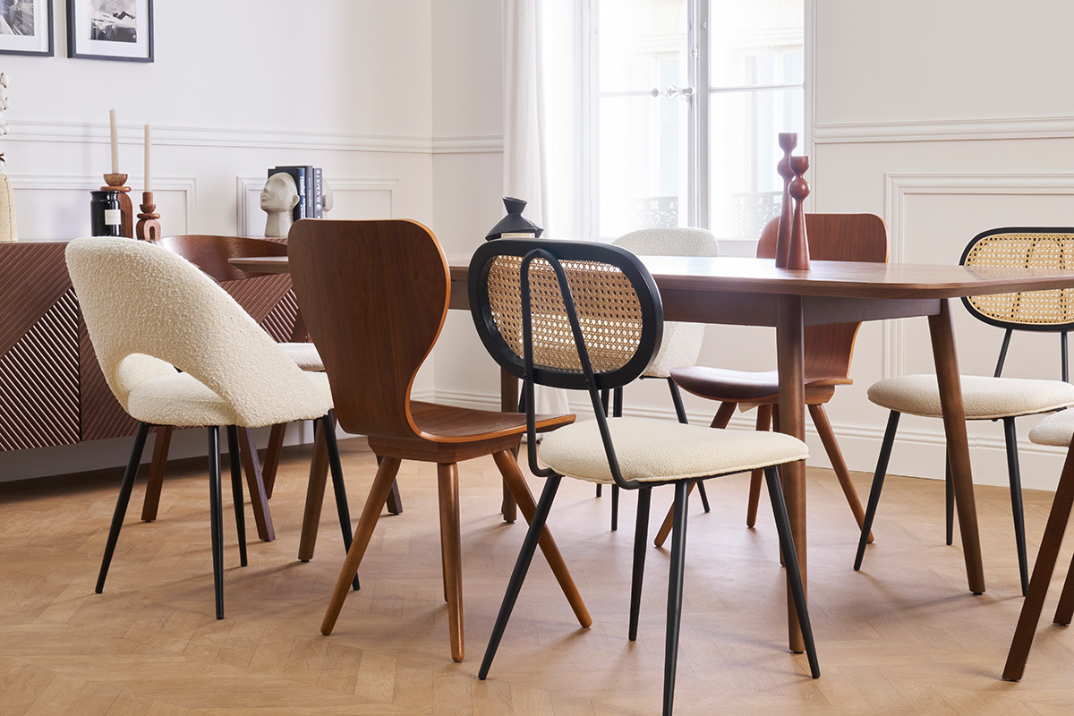 Chaises design en tissu effet laine boucl�e blanc, m�tal noir et cannage rotin (lot de 2) SWANN