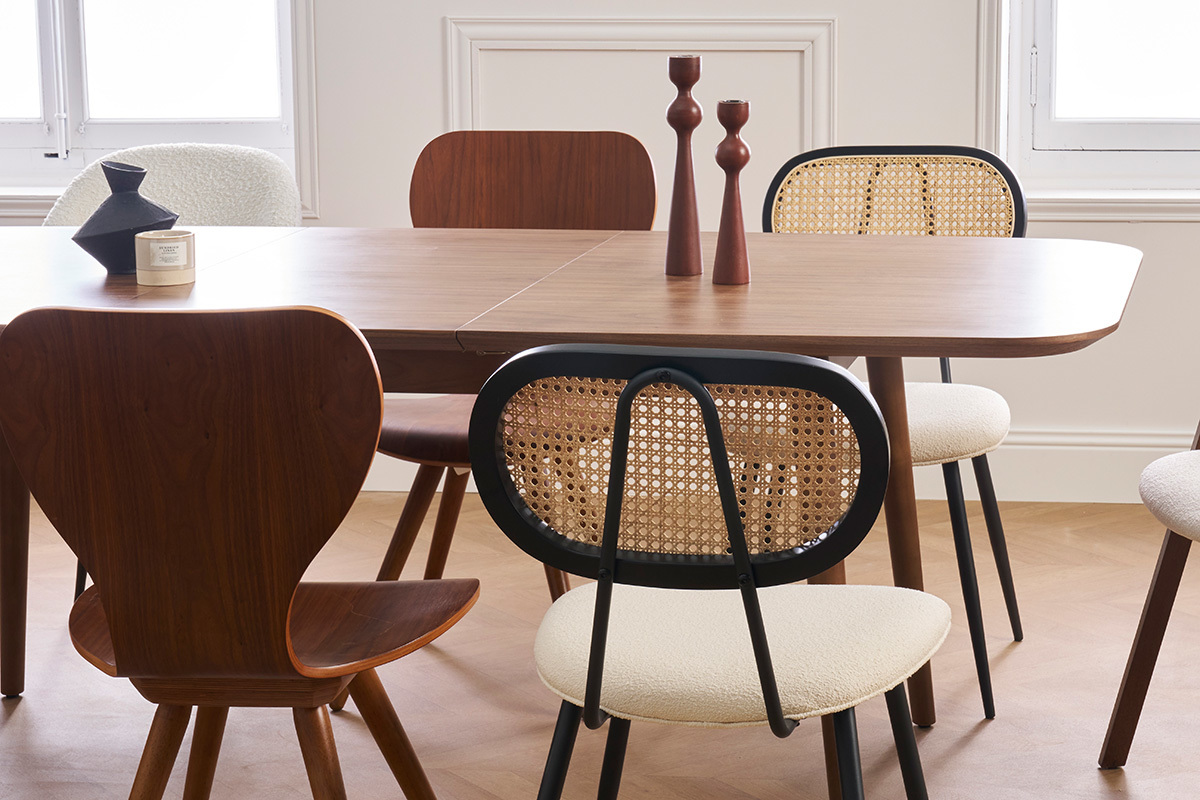 Chaises design en tissu effet laine boucl�e blanc, m�tal noir et cannage rotin (lot de 2) SWANN