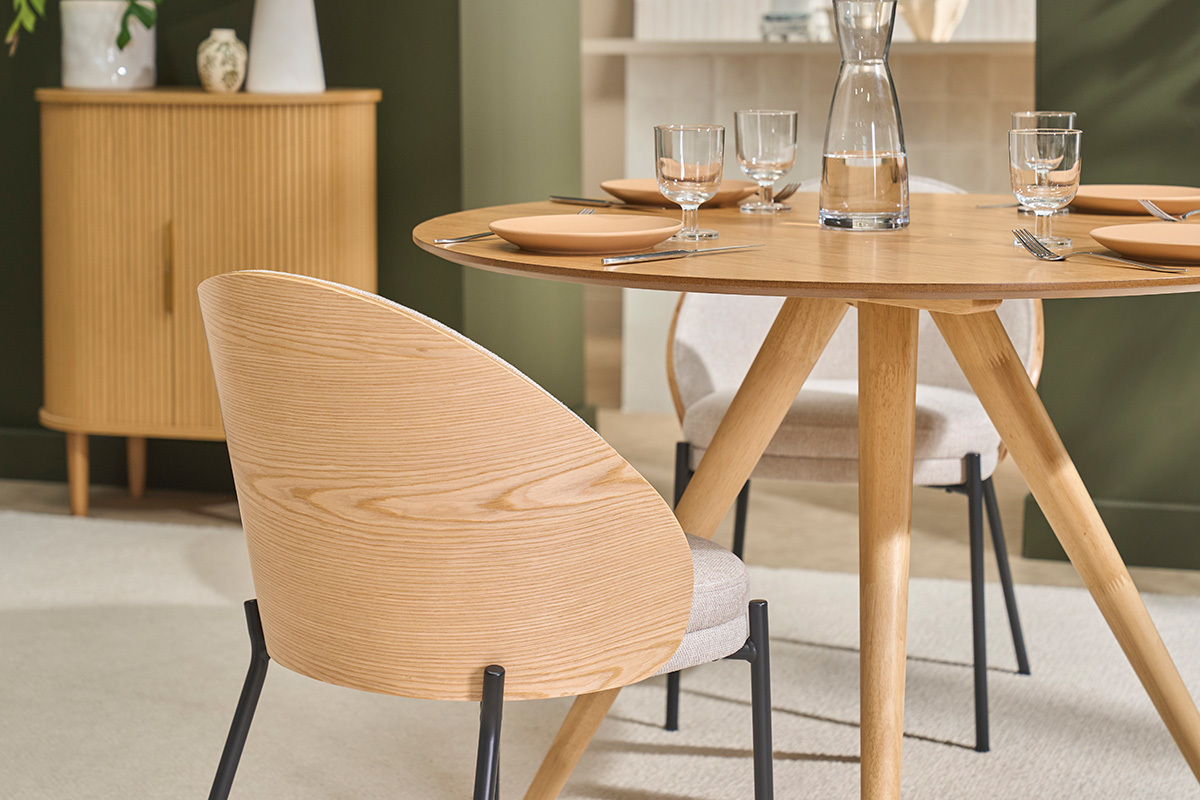 Chaises en tissu effet velours textur� beige, bois clair et m�tal (lot de 2) TUCSON