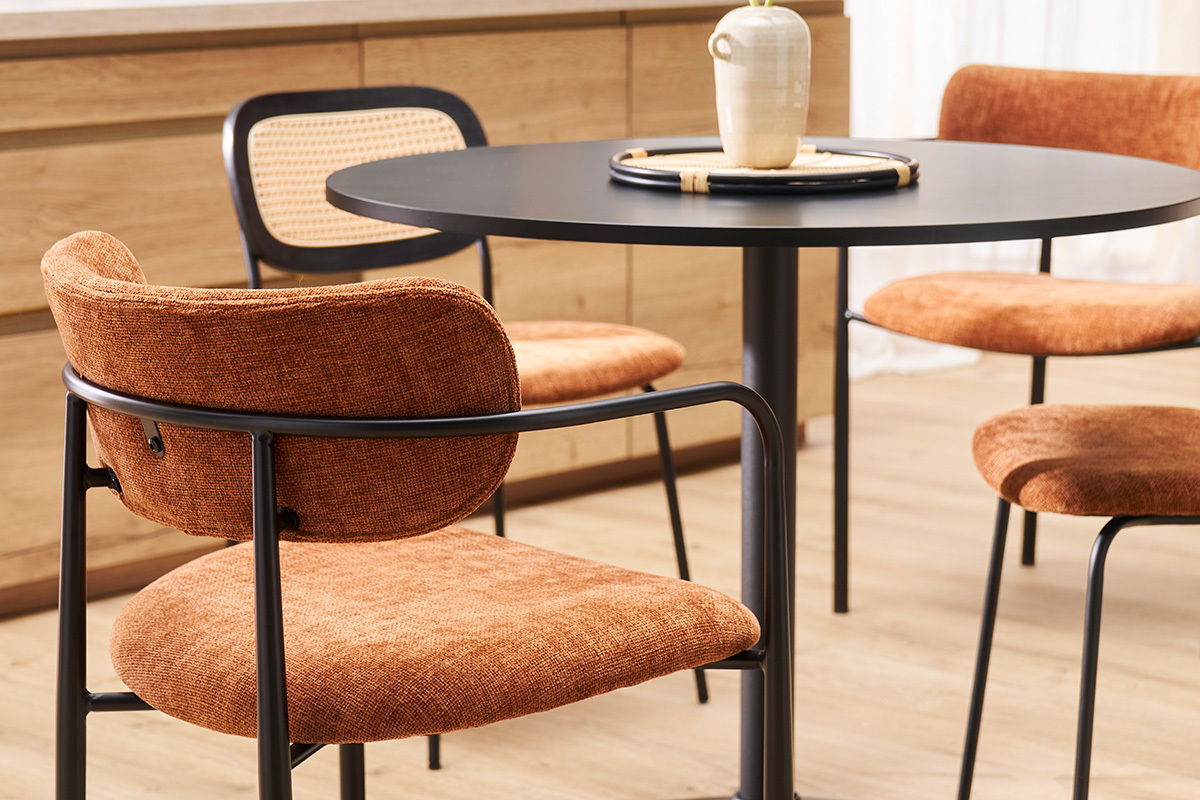 Chaises en tissu effet velours textur terre brle et mtal noir (lot de 2) SWIFT