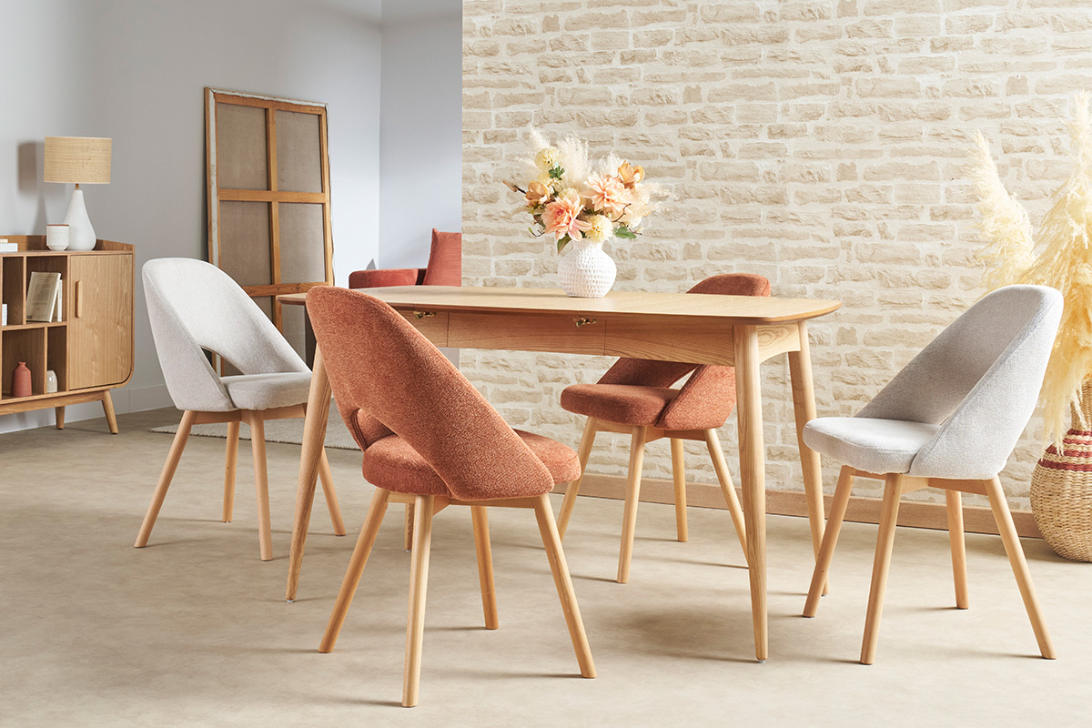 Chaises scandinaves en tissu effet velours textur� bleu fonc� et bois clair (lot de 2) COSETTE
