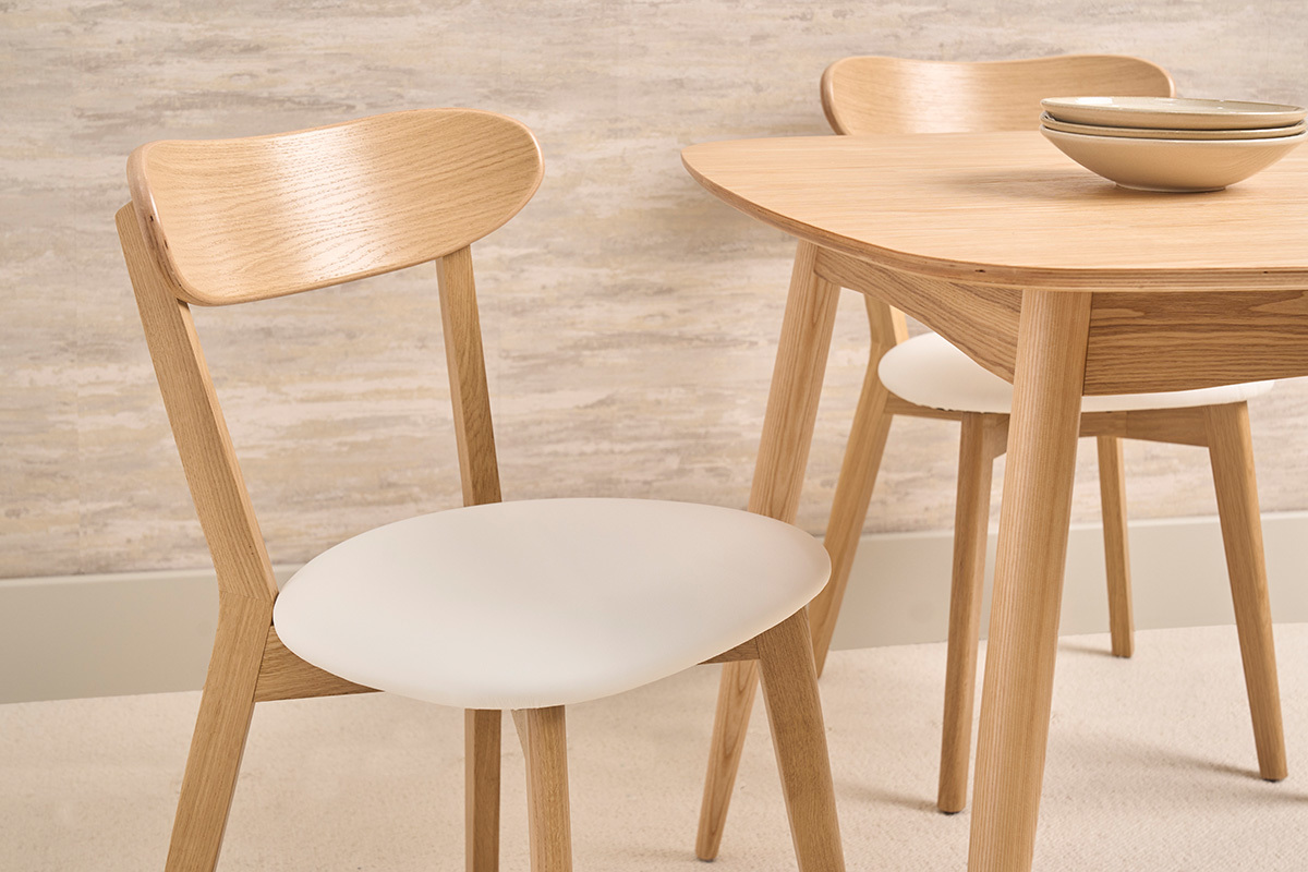 Chaises vintage en bois clair ch�ne et blanc (lot de 2) DOVE