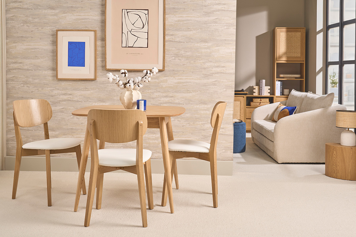 Chaises vintage en bois clair ch�ne et tissu effet velours textur� vert kaki (lot de 2) LUCIA