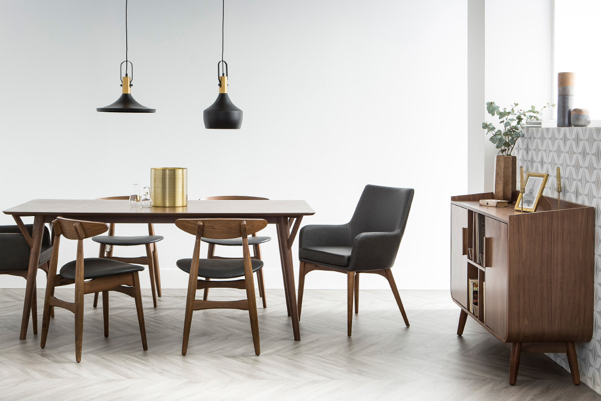 Chaises vintage noir et bois fonc� (lot de 2) SHANA