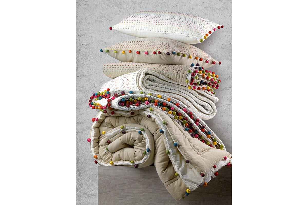Coussin en coton avec pompons multicolores 30 x 50 cm FILEA