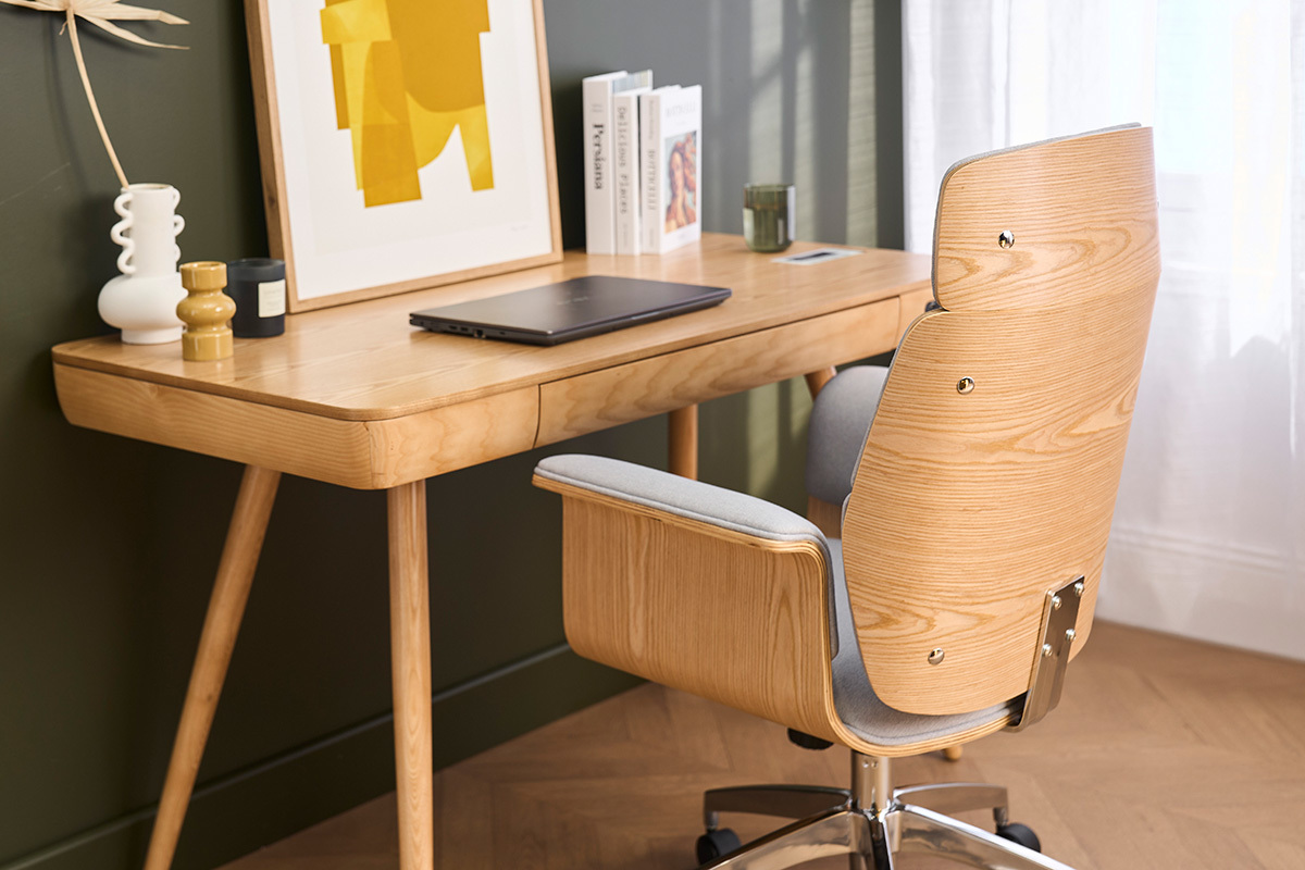 Fauteuil de bureau � roulettes design en tissu gris clair, bois clair et acier chrom� ELON