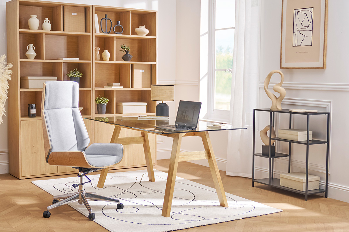 Fauteuil de bureau de direction design en tissu effet velours textur� beige, bois fonc� et acier chrom� CURVED