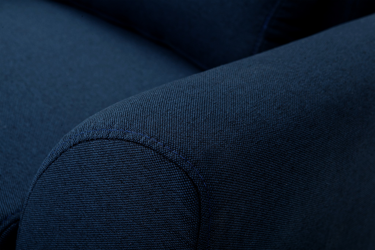 Fauteuil en tissu bleu fonc et bois fonc EKTOR